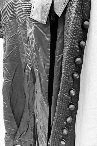 16- Lot including: 
-Cape with large collar,...