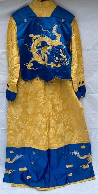 14 - Set of 2 dresses:
Yellow damask and...