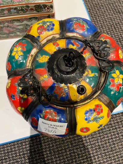 Modern Canton ceramic box (ref 72), length:...