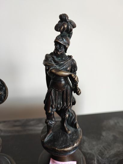 Mars et Minerve. Paire de petits groupes...