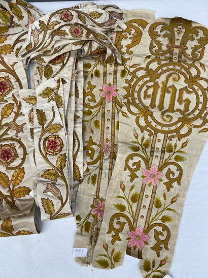 9 Set of disassembled chasuble elements:...