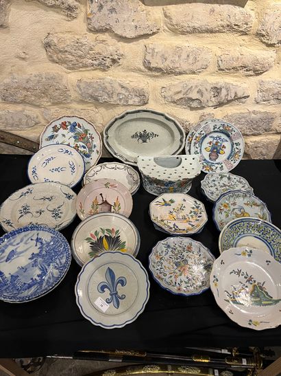 Mannette of modern earthenware including...