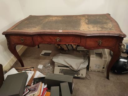 Louis XV-style veneered flat desk, opening...