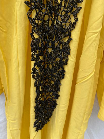 14 - Set of 2 dresses:
Yellow damask and...