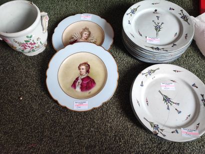 Lot en porcelaine et faïence comprenant :...