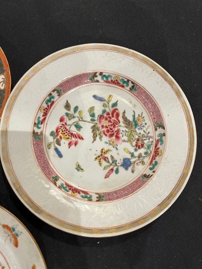 Lot of porcelain in the taste of China and...