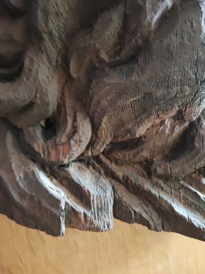 Mascaron en bois
Travail ancien 
Long : 40...