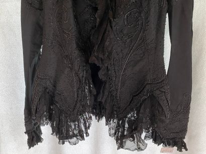 19-Long-sleeved black silk jacket, richly...