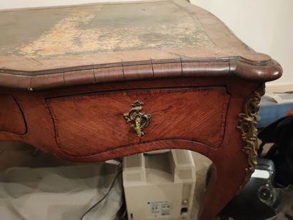 Louis XV-style veneered flat desk, opening...