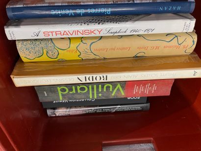 Two cases of art books including French faïence,...