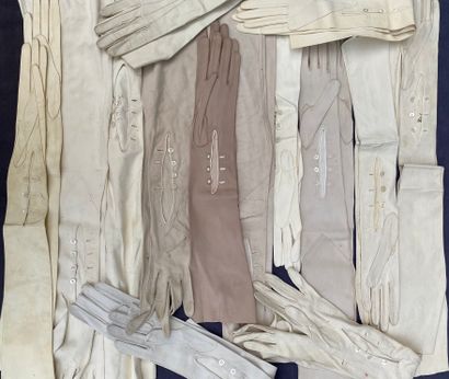 Reunion of 14 pairs of long ivory, beige...