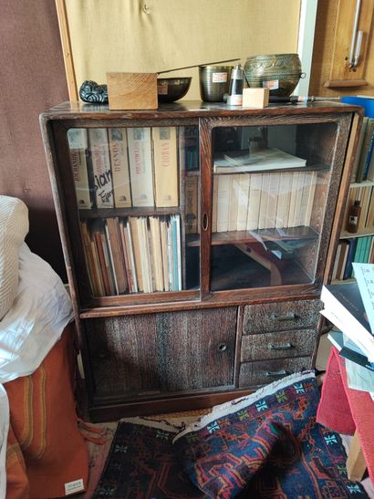 Low bookcase with display case 
H: 90 - W:...