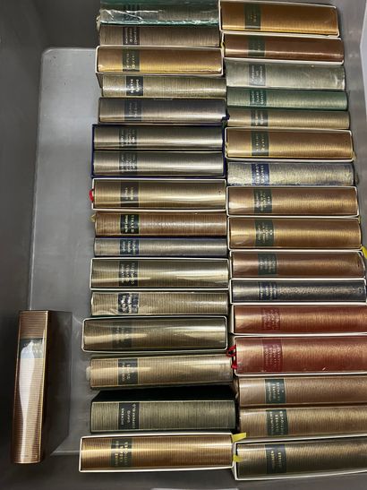 5 mannettes. Strong set of volumes Collection...
