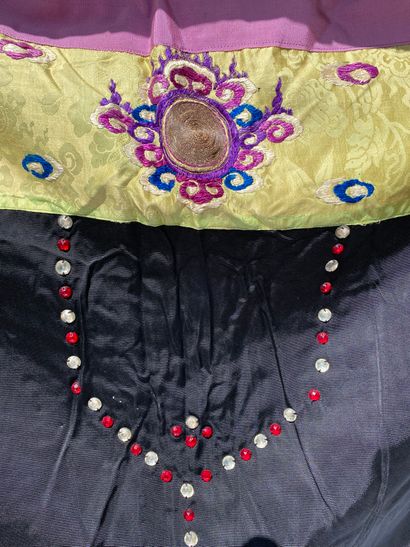 13 Set of 2 dresses: 
Long-sleeved blue velvet...