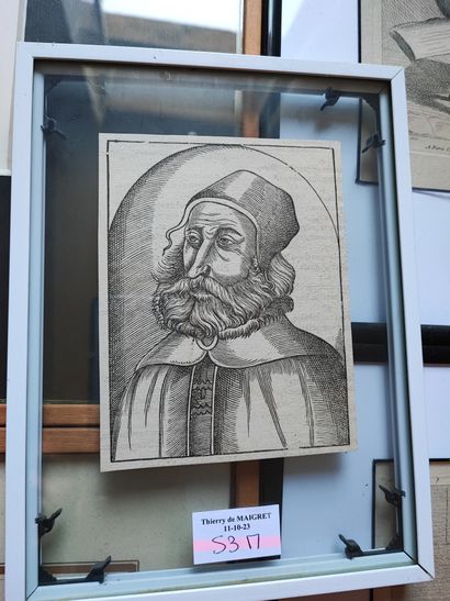 Lot of about 25 framed reproductions and...