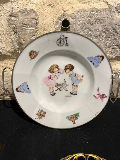 Lot of ceramic trinkets including a pair...