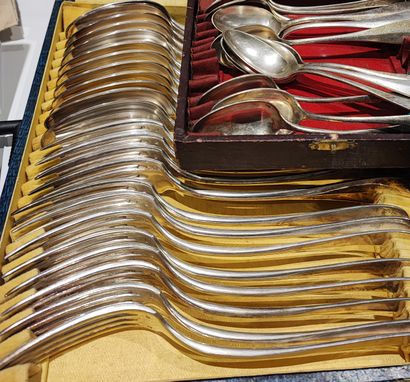 Partie de ménagère en métal argenté modèle...