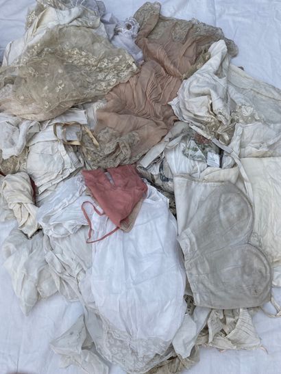 D -Lots of lingerie, knickers, shirts, overalls,...