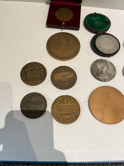 Lot de 3 médailles en bronze de Présidents...