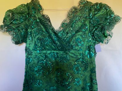 Long dress in green silk and green tulle...