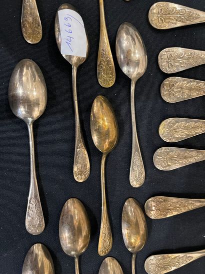 Set of silver-plated tableware with knot...