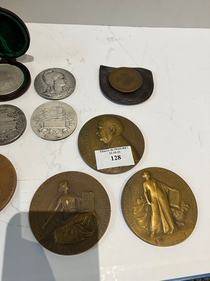 Lot de 3 médailles en bronze de Présidents...