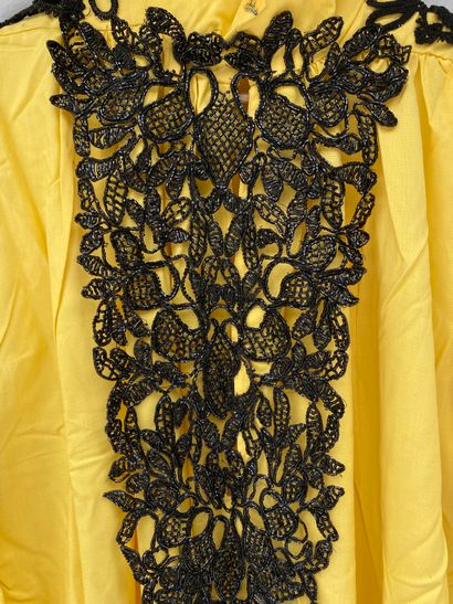 14 - Set of 2 dresses:
Yellow damask and...