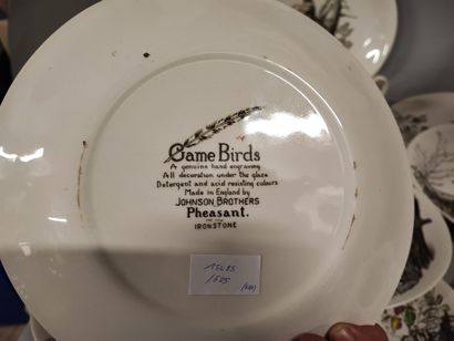 JOHNSON BROTHERS. English porcelain dinner...