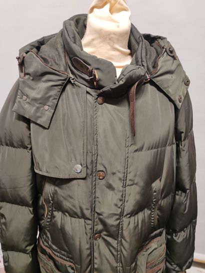 Khaki nylon parka with hood, 4 pockets, zip...