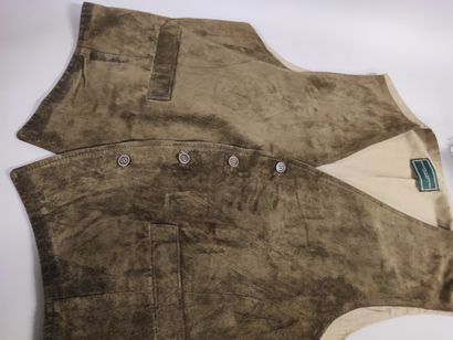 Set of 3 men's vests including: -HOLLAND...