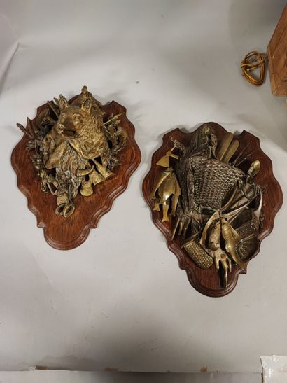 Paire d'écussons allégorique en bronze sur...