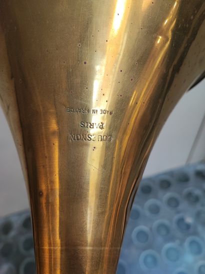 COUESNON. Hunting horn with silver mouth...