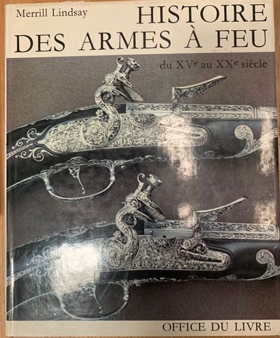 Dominique VENNER. The gun book. Pistols and...