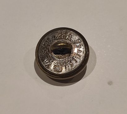 Burgundy. Montholon crew. 
Vest button. 1st...