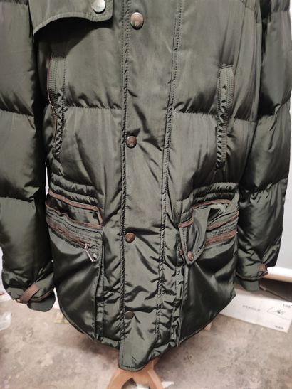 Khaki nylon parka with hood, 4 pockets, zip...