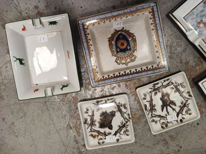 Set of 7 porcelain ashtrays with hunting...