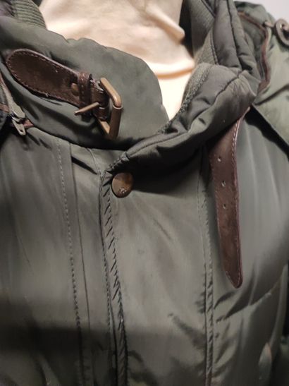 Khaki nylon parka with hood, 4 pockets, zip...