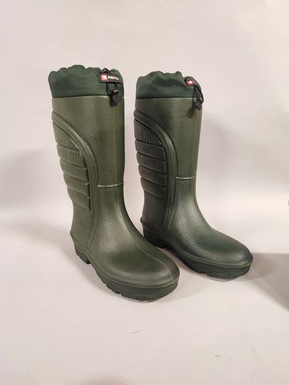 POLYVER. Pair of khaki waterproof boots/...