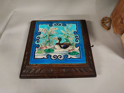 LONGWY. Plate coaster decorated with a duck...
