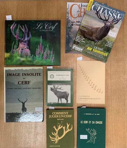 Deer. Books on the...- Guy BONNET, Serge...