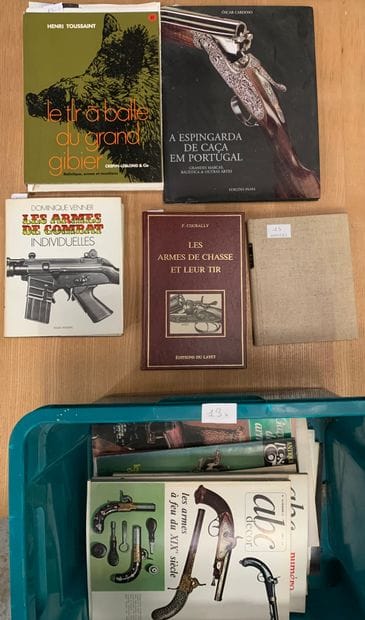 F. COURALLY. Les armes de chasse et leur...