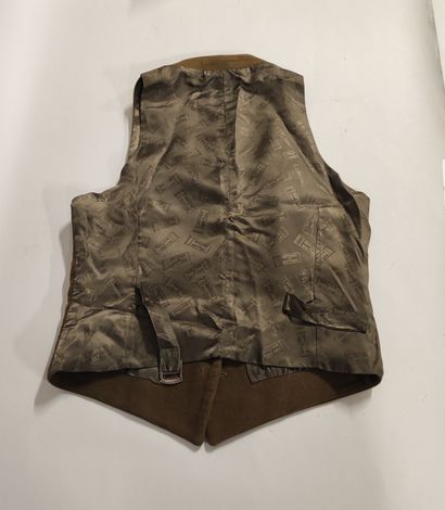 Set of 3 vests including: -HOLLAND & HOLLAND...