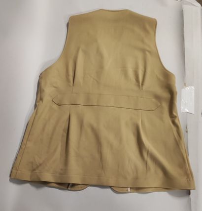 Set of 3 men's vests including: -HOLLAND...