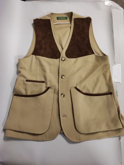 Set of 3 men's vests including: -HOLLAND...