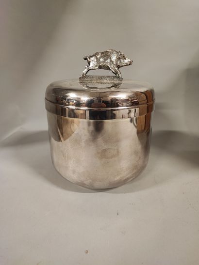 Covered glacon bucket with metal handle depicting...