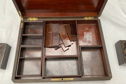 Set of boxes: 
-3 straw marquetry boxes,...