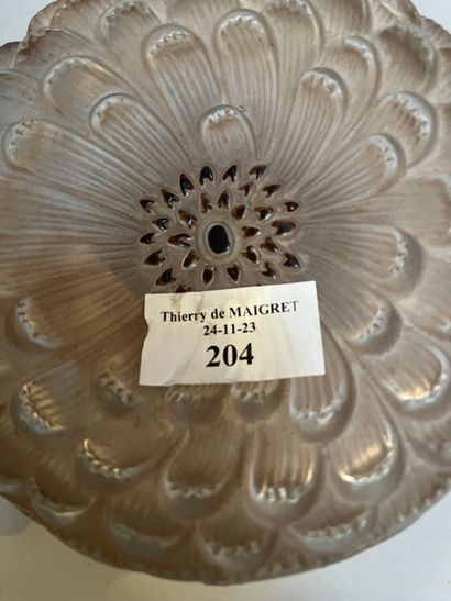 R. Lalique, France 
Dalhia molded glass box
Diam:...