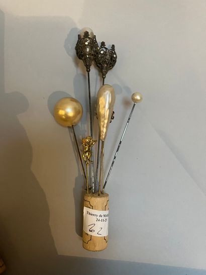 1 lot of various hairpins including fancy...