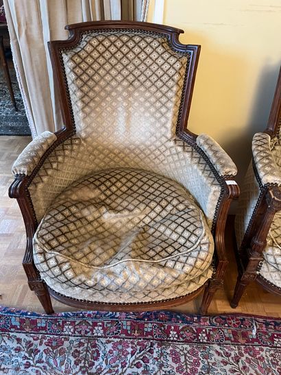 Two bergères in natural beech
Louis XVI period
H:...