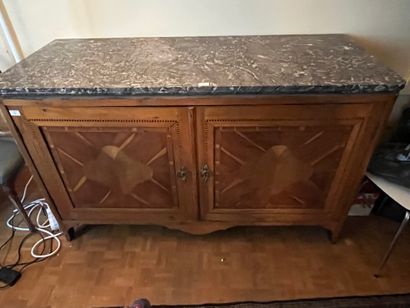 Low sideboard in naurel wood
Eastern work...